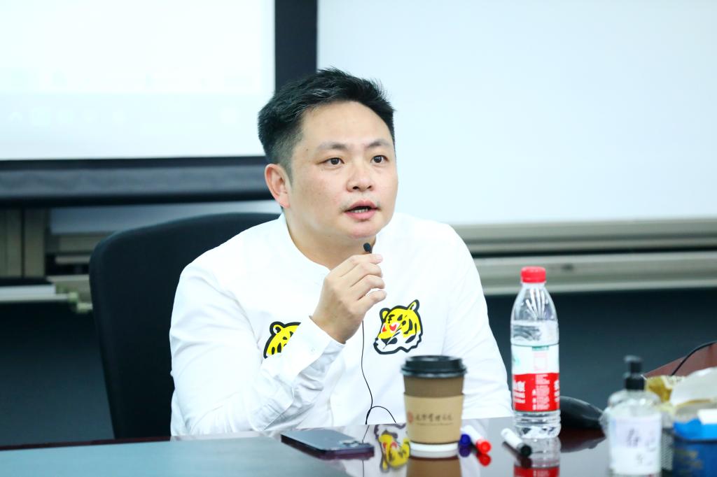 成人直播第一课 | 匡澜：命运的齿轮与时间的钟摆