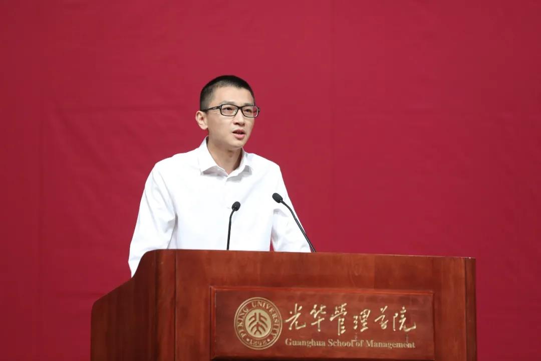 秦昕：孤往的精神@成人直播
开学典礼