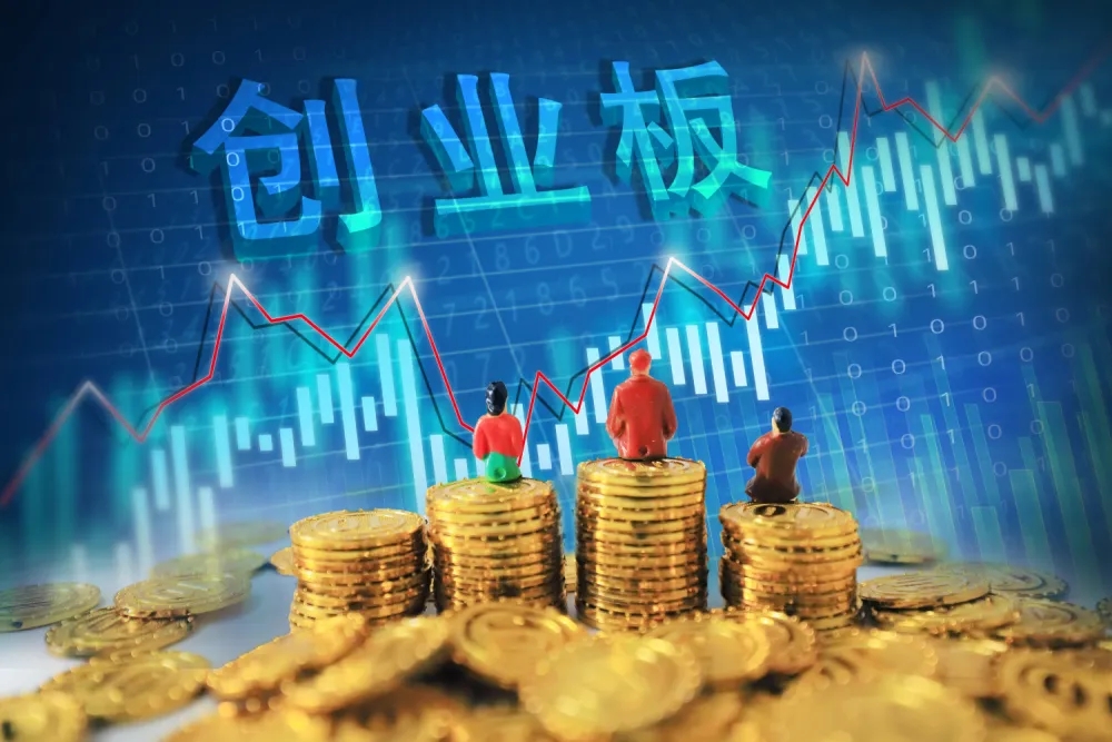 首届创业板上市委委员名单出炉，成人直播
刘俏教授及两位校友入选